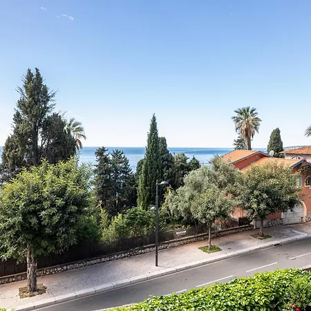 Bellochio - 2bdr With Sea View - Ac - Parking شقة مينتون