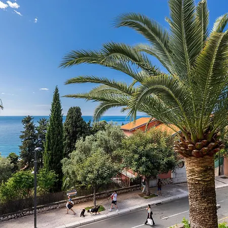 Bellochio - 2bdr With Sea View - Ac - Parking شقة مينتون